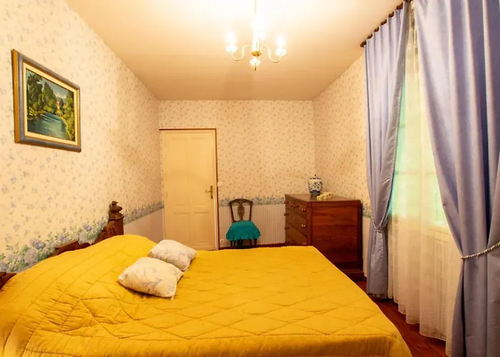 Petit Dom wakacyjny Cours-de-Pile